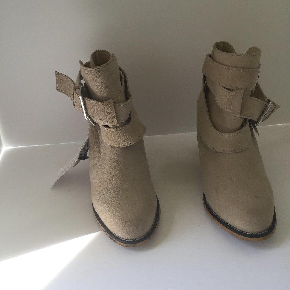 Santa Fe Boot Buckle Ankle Boot  Size 9M